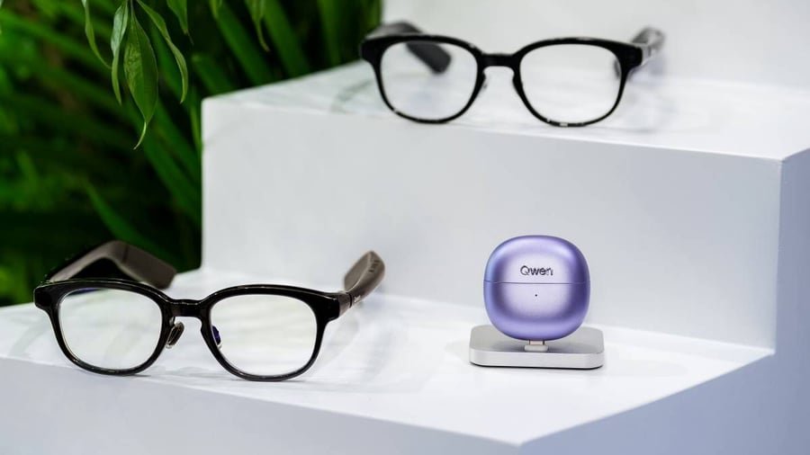 Alibaba Unveils Qwen Glasses N1