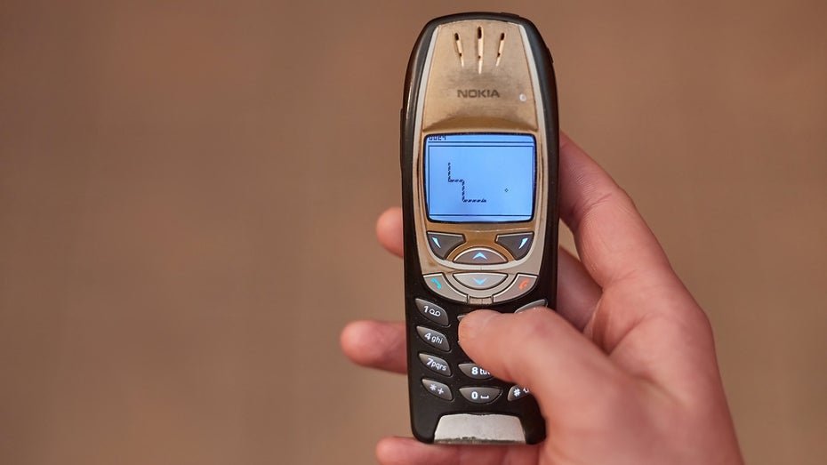 Old Mobile Phones Fetch High Collector Prices