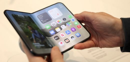 Apple Confirms Issues with iPhone Duo