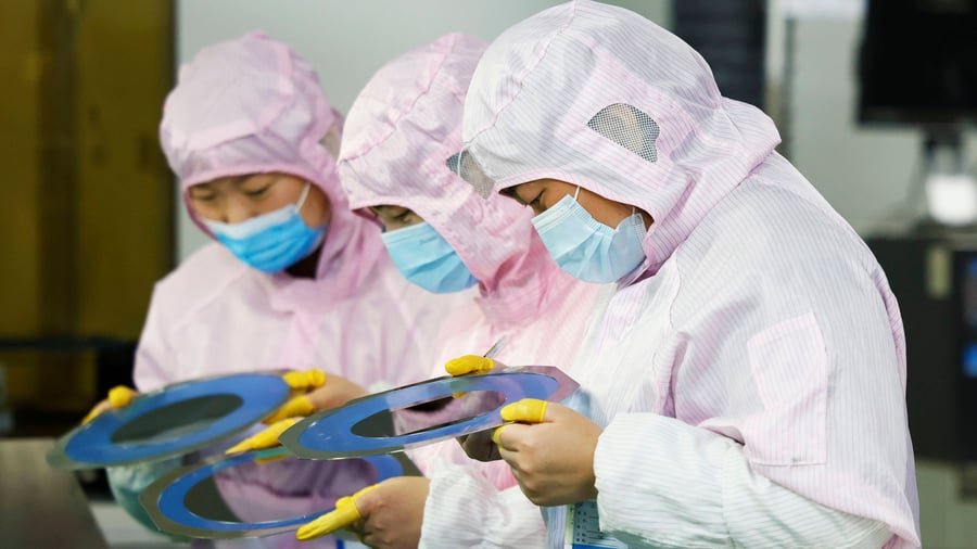 Chinese Chip Manufacturers Push into German Automotive Industry