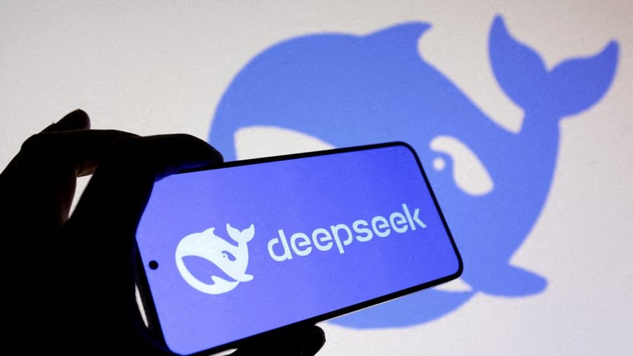 Deepseek Plans First Funding Round with High Valuation
