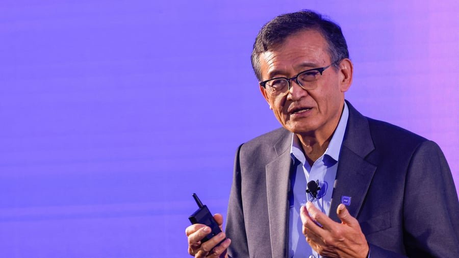 Intel Reports Revenue Surge Driven by AI and Data Centers