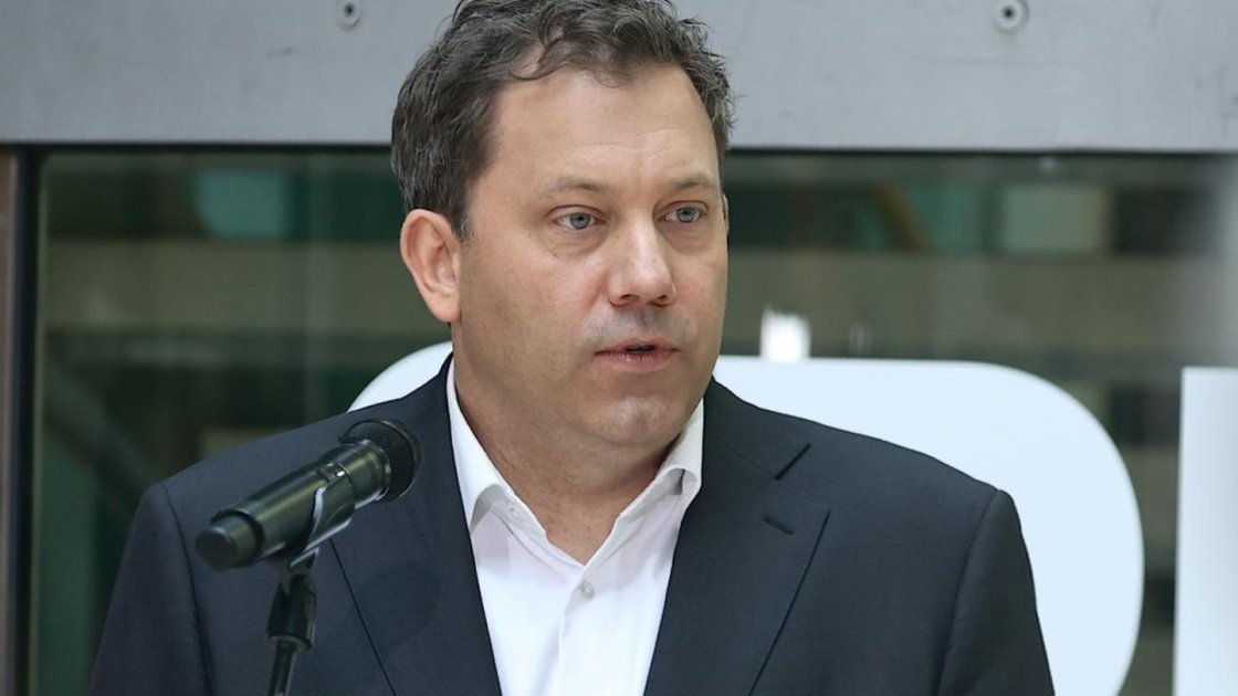 Klingbeil fordert Preisgrenzen für Spritpreise