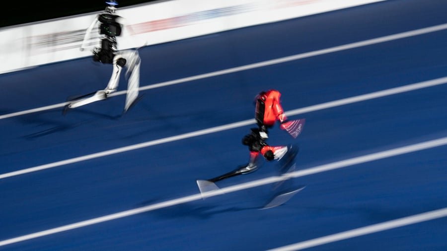 Robot from China Breaks 100-Meter World Record