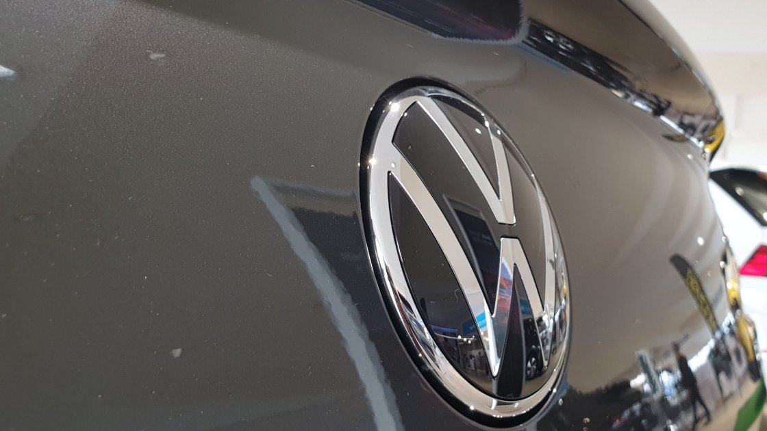 Rückruf von fast 100.000 Elektroautos bei VW und Cupra