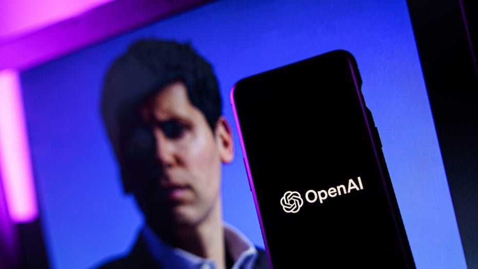 Sam Altman Explains the Singularity of AI