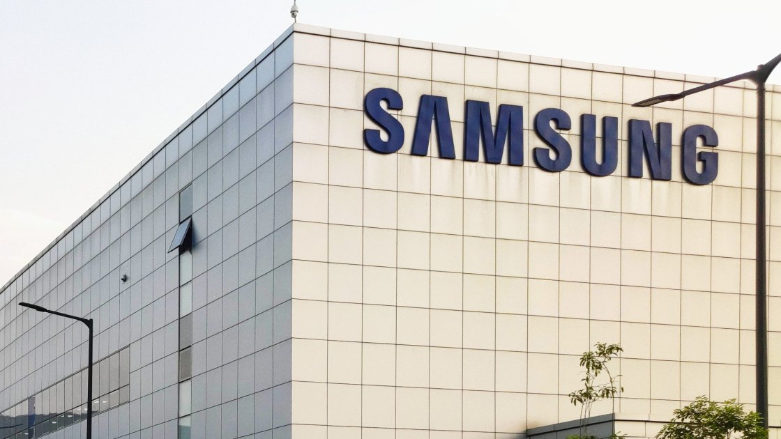 Samsung Pays €300,000 Bonus to Employees
