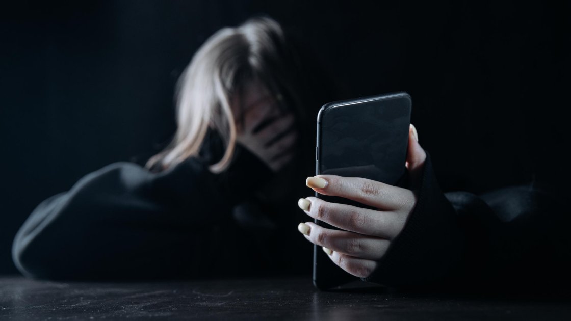 How to Tell if Your Smartphone is Eavesdropping on You