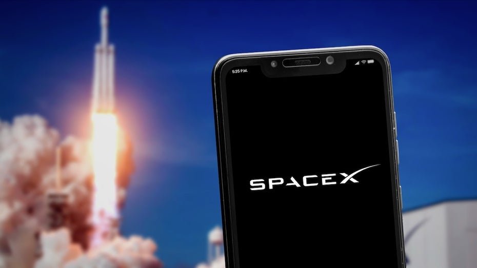 SpaceX plant KI-Satelliten-Tests im All für 2027