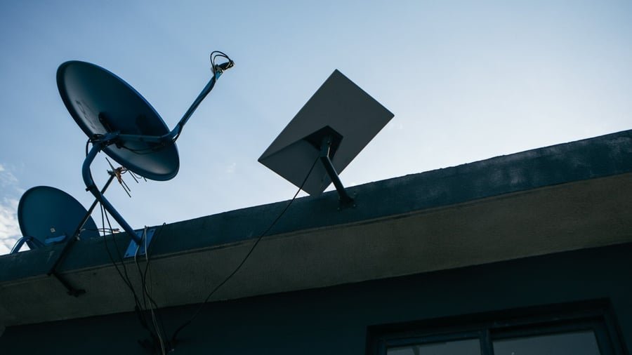 SpaceX plant Mobilfunkdienst mit Starlink-Antennen
