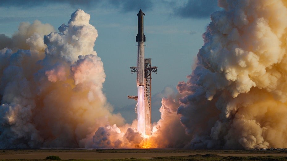 SpaceX Starship Reaches Earth Orbit