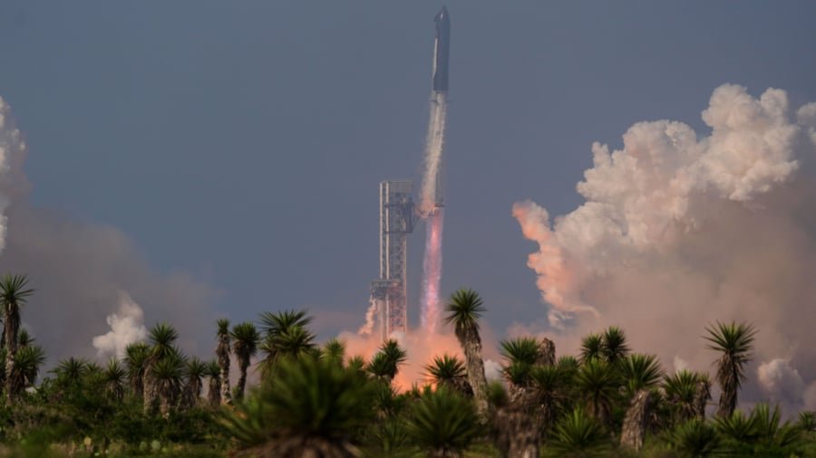 SpaceX Tests New Starship Version Ahead of IPO
