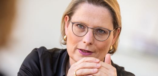Stefanie Hubig präsentiert digitales Gewaltschutzgesetz