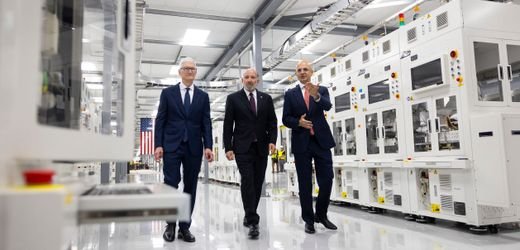 US Government Plans Restrictions on Apple Chip Purchases