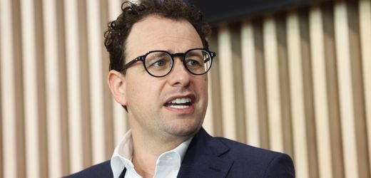 US Government Negotiates with Anthropic on AI Risks